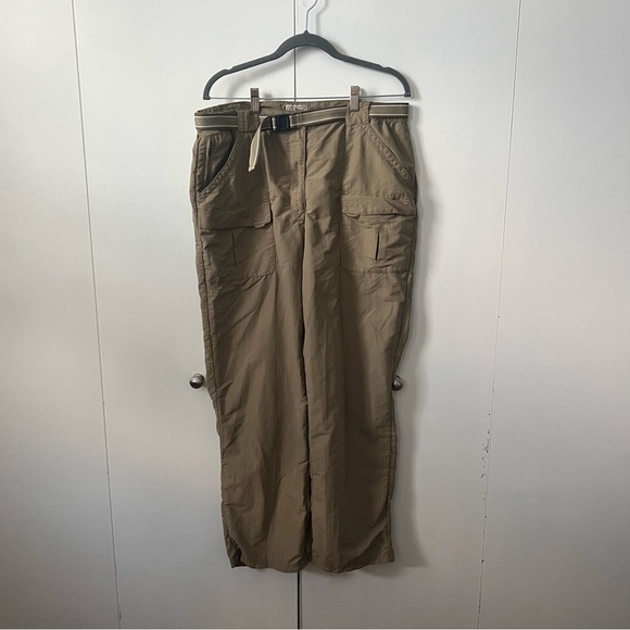 L.L. Bean Women’s L Regular Nylon Cargo Pants / UPF Outdoor Travel Pants – Khaki - Picture 1 of 10